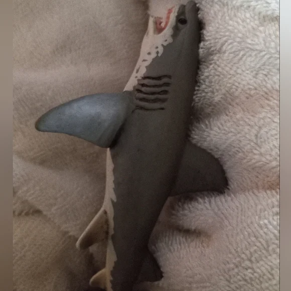 Vintage Shark Toy - Picture 7 of 11